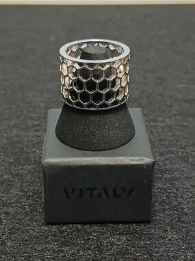 Vitaly Hive ring